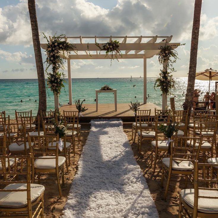authestreet's tweet photo. !au Larry! • Love Island

Aquela em que Harry e Louis são ex-namorados de adolescência e se reencontram no casamento da irmã de Louis — em uma ilha, por duas longas semanas. E onde acabam acordando na mesma cama sem se lembrarem da noite anterior. https://t.co/nEi9Y3VtCA