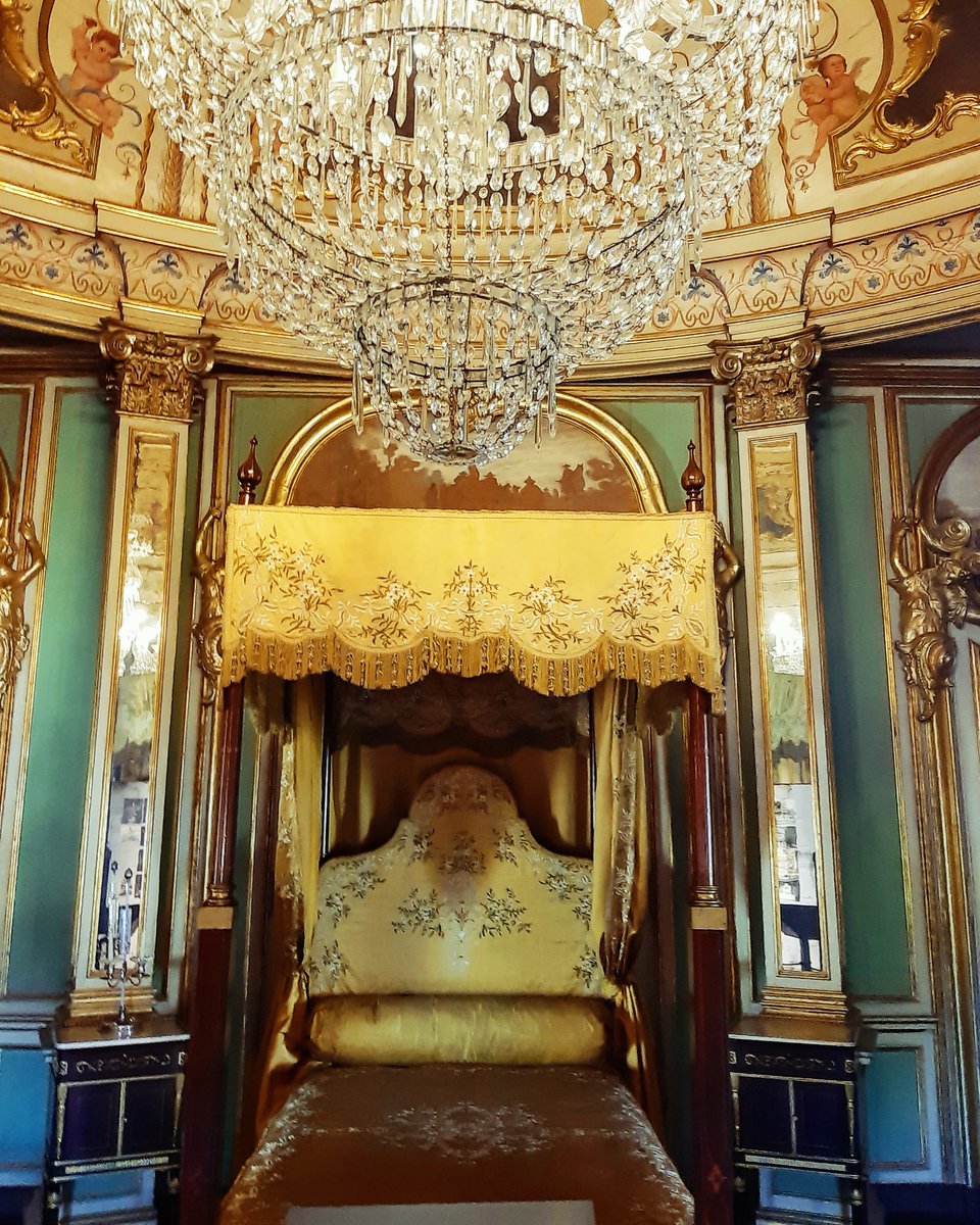 👉 The Liberal King and His Bedroom 

Bigger than life, King Peter IV (1798-1834), Duke of Braganza, born and dead in the same room, 35 years later; a room than couldn't be a better metaphor for his ‘quixotic’ life! 

#History #PrivateTour #Lisbon #Portugal #LisbonwithPats