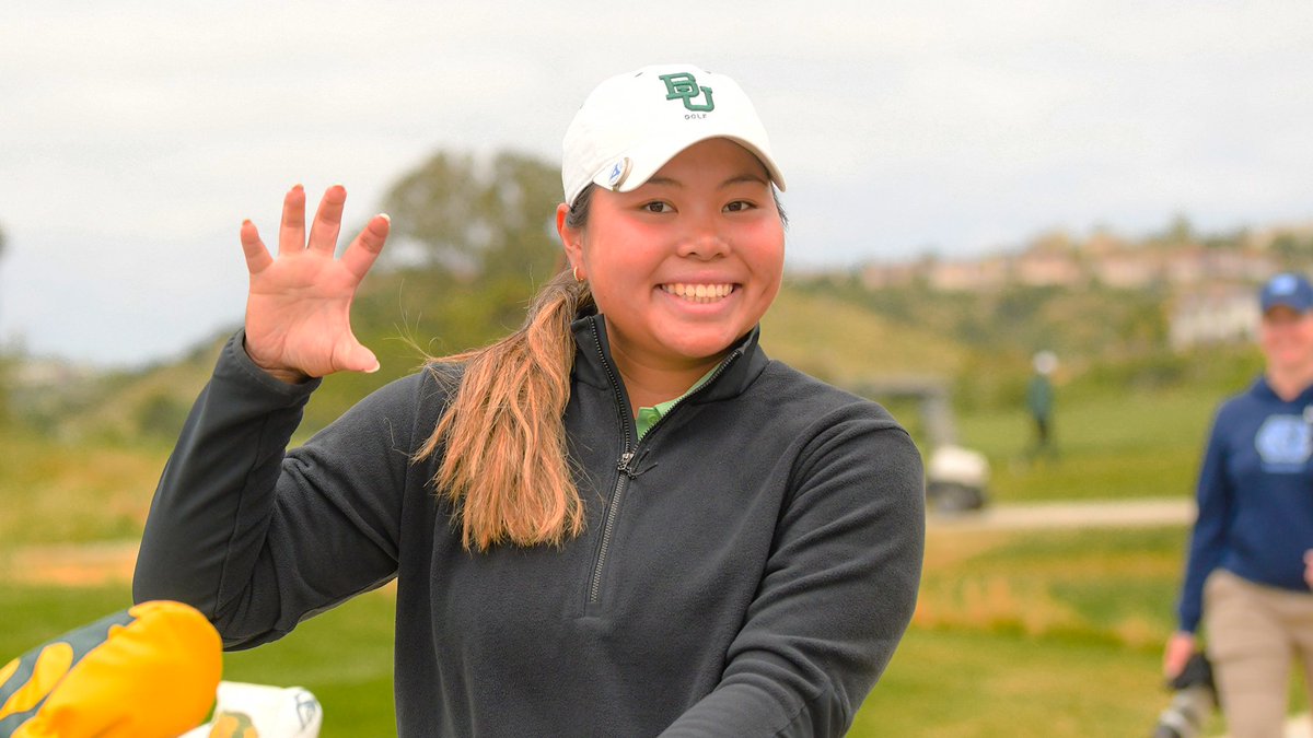 The artist ➡️ The shot Ashleen showing off her 📸 skills while watching @BaimaiGolf today! 📊: bit.ly/NCAAwgolfchamp #SicEm🐻⛳️🏌️‍♀️