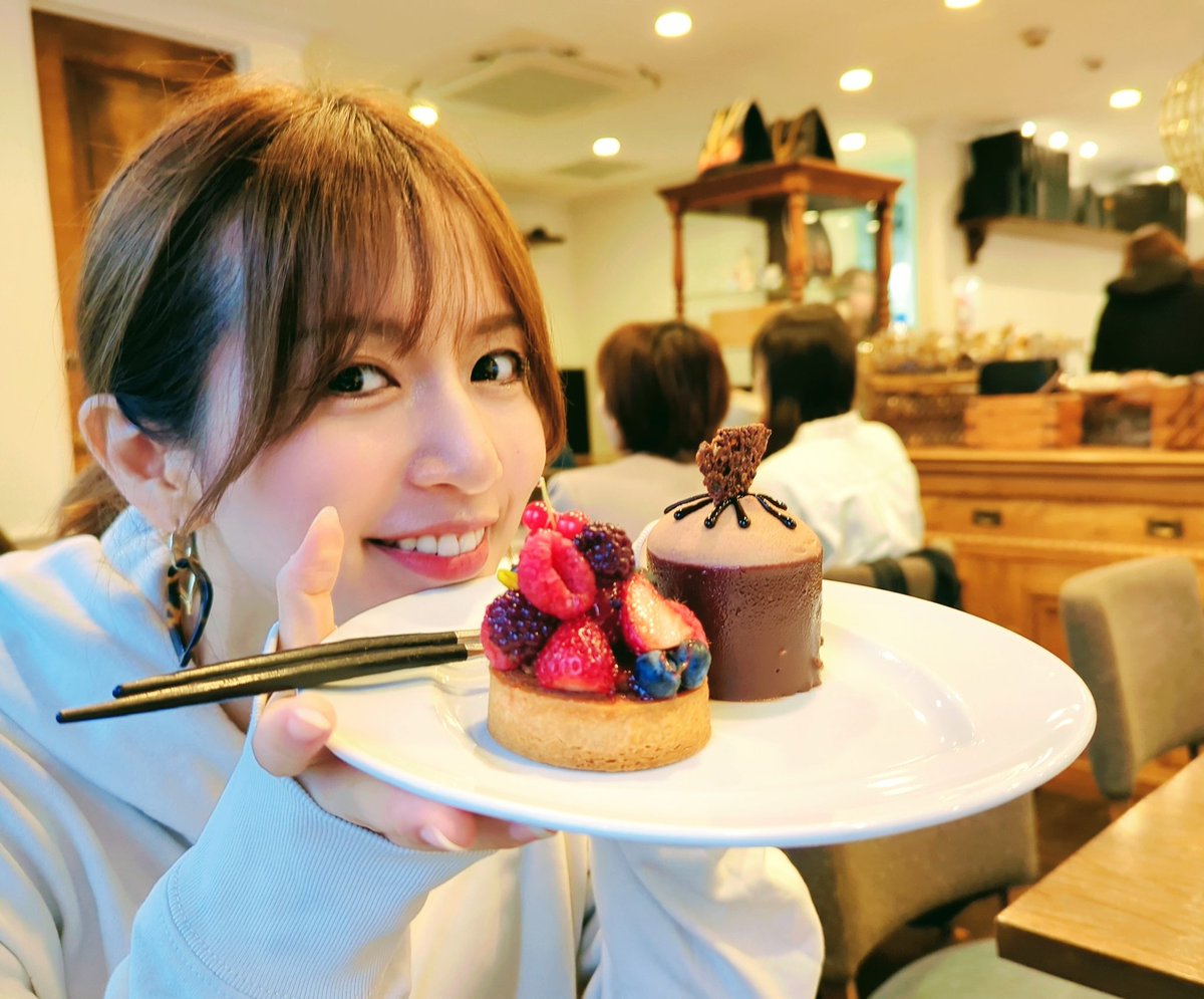 nna1317's tweet photo. おはようですーっ☀
お誕生日を迎えた皆さん
おめでとうございます😆🎉

今日も美味しいもの食べて頑張ろう！ https://t.co/HS0bzzHsBB