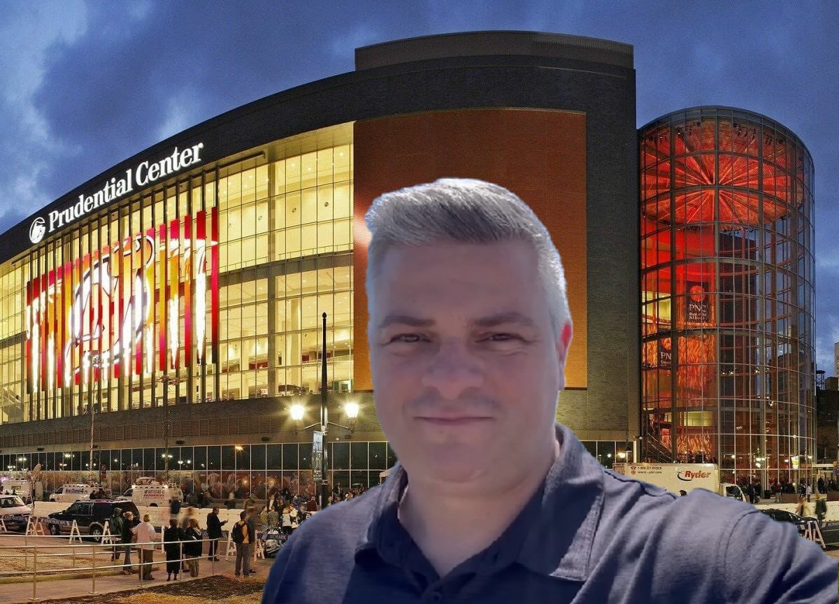 BREAKING: Sheldon Keefe spotted at the Prudential Center