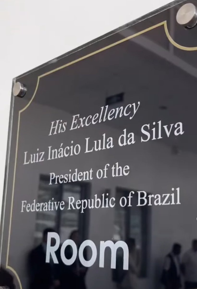 🟡 Vocês sabiam que em fevereiro deste ano na Guiana, o PR Lula recebeu na Convenção de Georgetown uma Sala com seu nome por ser um grande Estadista? É Documentário em Cannes, é Sala na Guiana, é o 1° latino Dr. Honoris Causa na Scienses Po, é Lula, né?😍 #LulaTudoPeloBrasil
