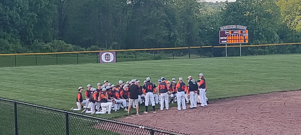 rayteodora1's tweet photo. @mhsvarsitysport @MamoBase @MamaroneckED @NyMetroScout @MaxPreps @SecOneAthletics @lohudsports @DirectRays @KDJmedia1 @PrepBaseballNY @nysswa @OSSATHLETICS @MamkAthletics Ball game! Mamaroneck defeats a very game @OSSATHLETICS by a final of 12-6.
Graham Williams gets the first two outs then Graham Williams registers the final out on a K!
It will be (12-8-1) @MamoBase AT (18-3) @Rckbaseball1 in the semifinals on Wednesday afternoon 5/22. 
@PJSports https://t.co/Db8mGNvL4m