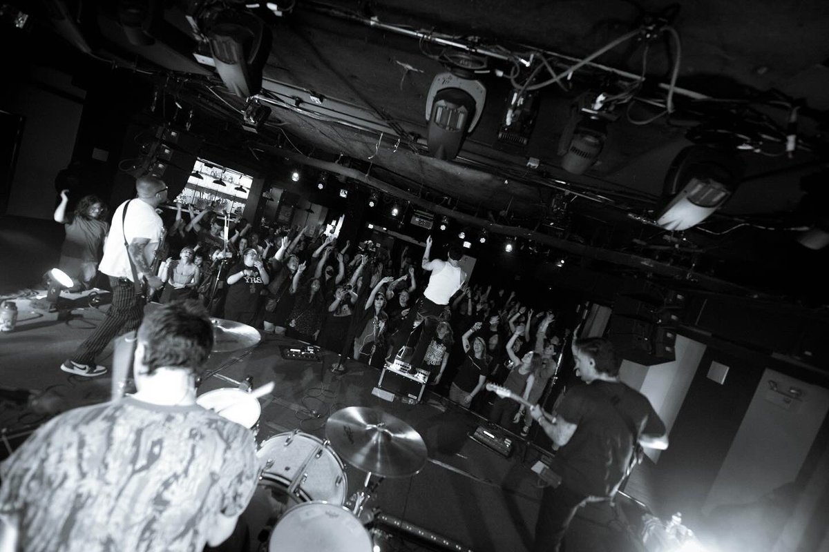 youngrisingsons's tweet photo. words can’t express our gratitude | thank you yrs family for the love this spring | we’ll see you again soon | YRS LOVES YOU 🖤 https://t.co/vStljkvdud