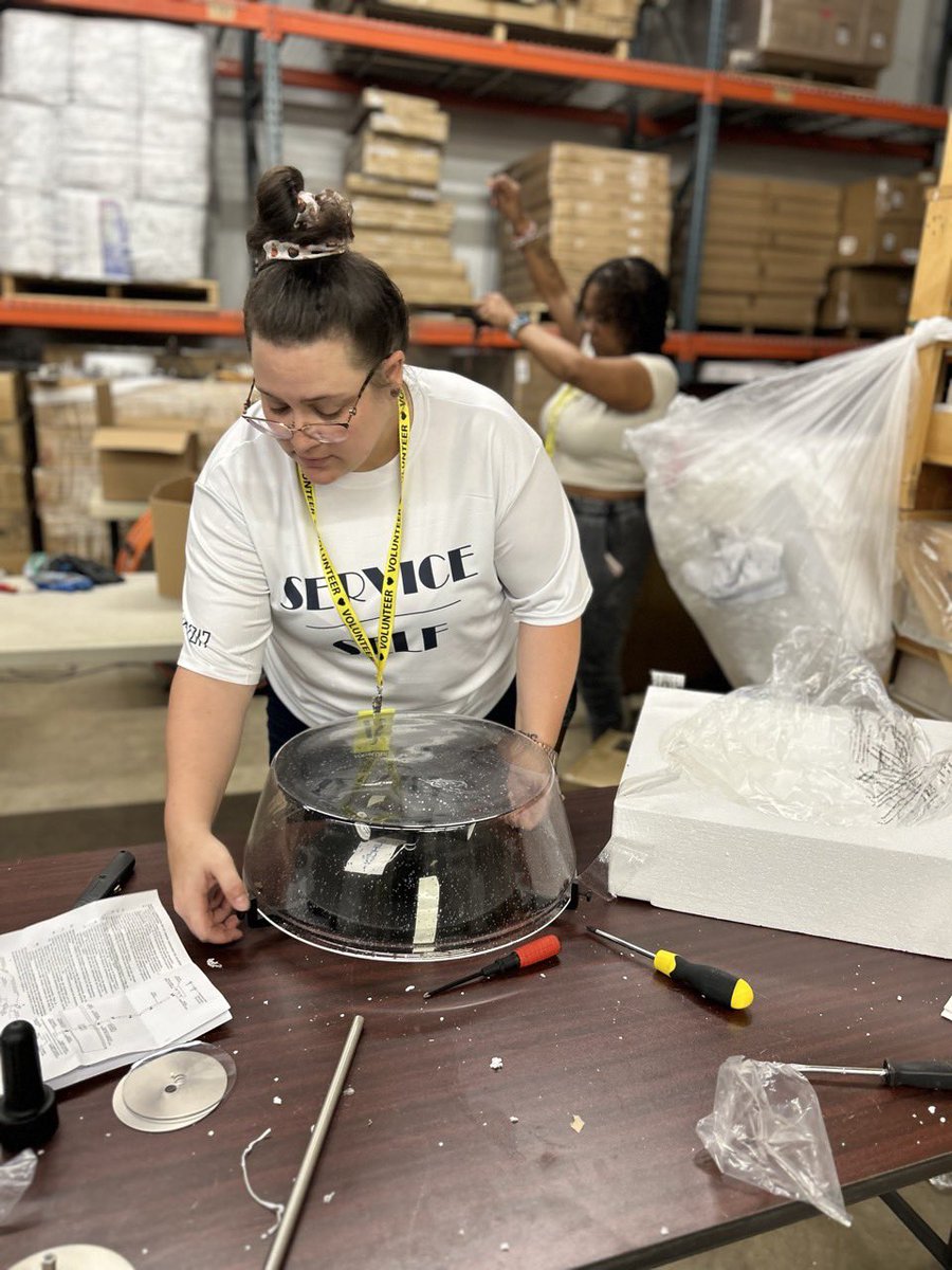 GJAC1952's tweet photo. GJAC doing what it does best. Service with Habijax Restore building light fixtures lol

#ServiceOverSelf
#GammaSigmaSigma
@gammasigmasigma https://t.co/rrAtVmsEUD