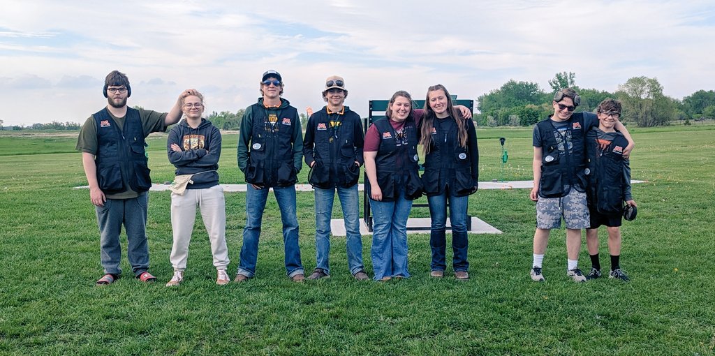 Did you know we have four sets of siblings on our team @MN_ClayTarget ?  Can you feel the love?❤️