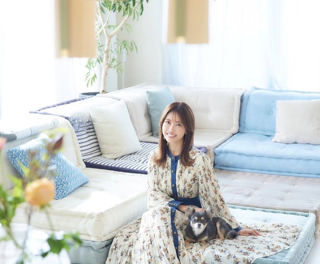 高級ソファ【ロッシュボボア】を使っている芸能人4選🏘✨ ①愛沢