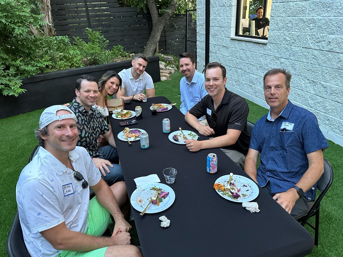 Astronomic tweet media