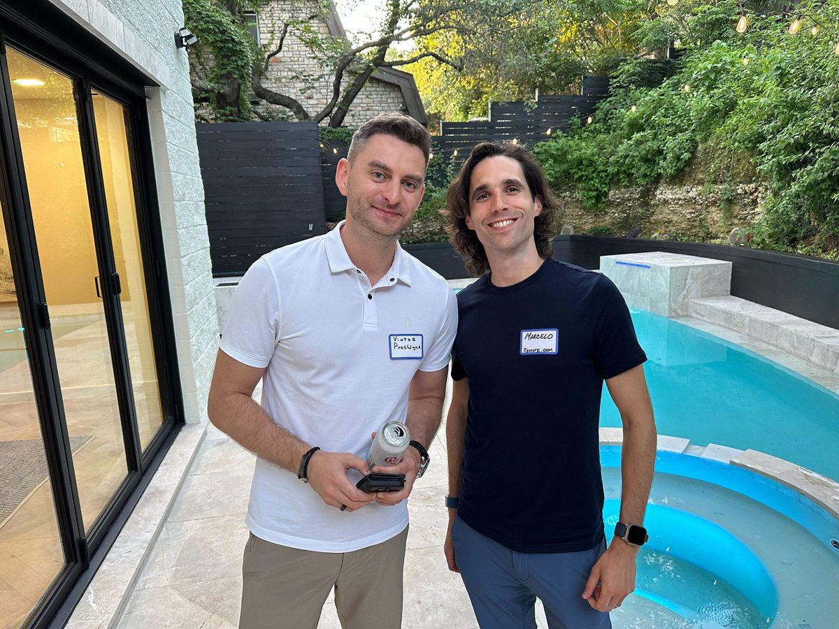 Astronomic tweet media