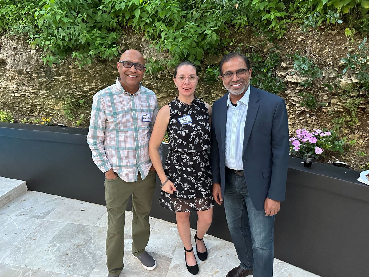 Astronomic tweet media