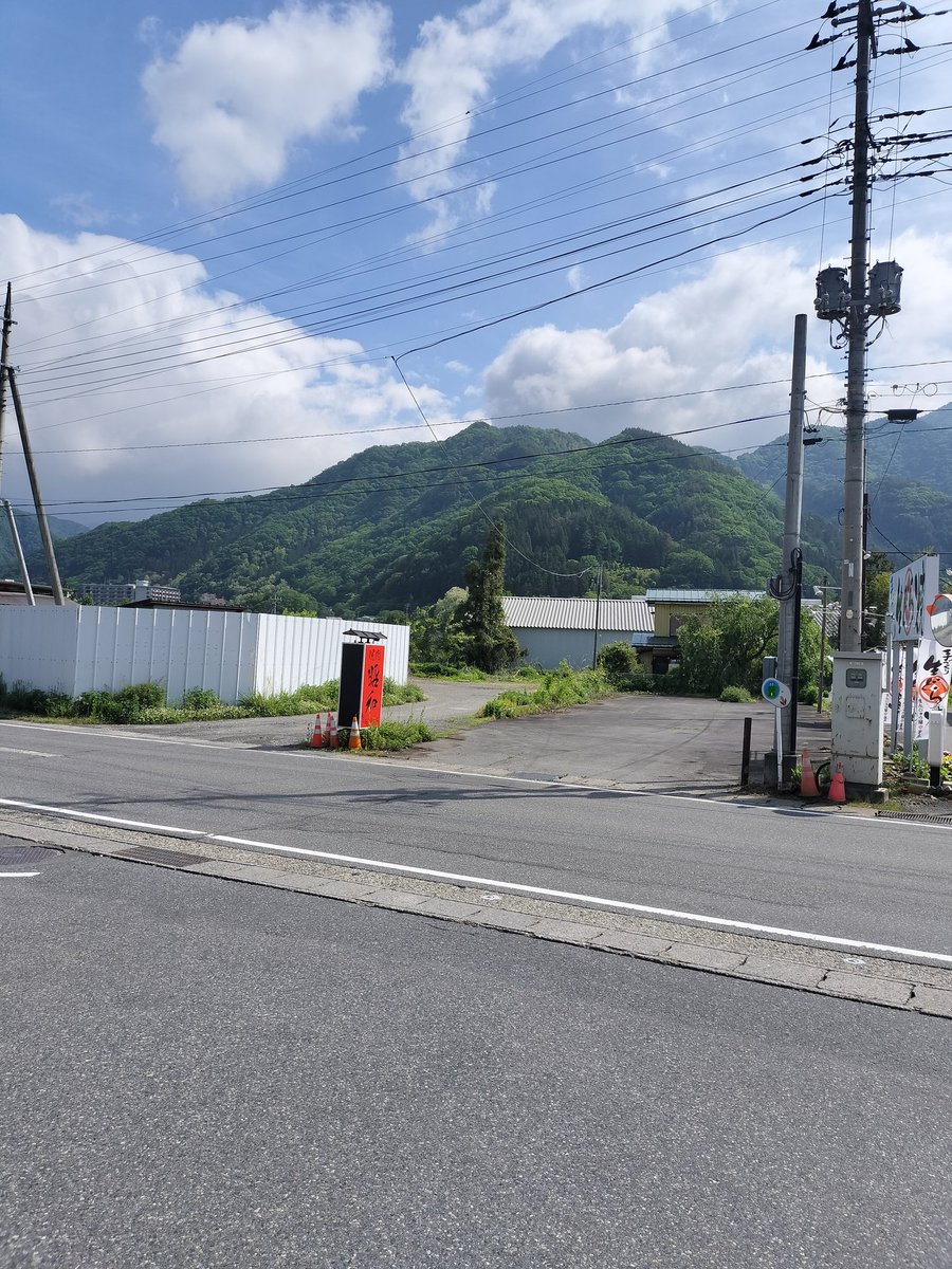 eroipurin's tweet photo. 予定よりも早く到着してしまったので散策 https://t.co/bt0nFzH68U