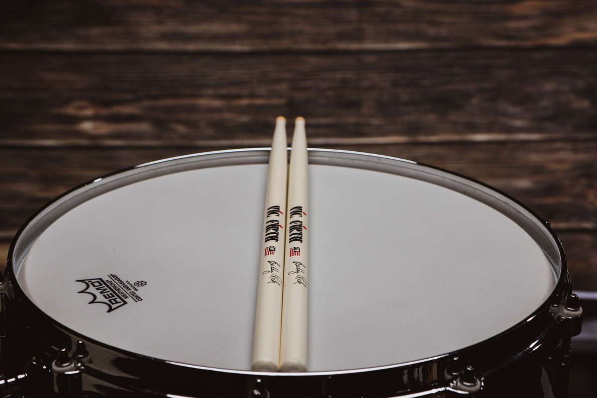 The Buddy Rich signature stick is a modified 5B with a larger blended tip, neck, and shoulder for an incredible feel and balanced performance.