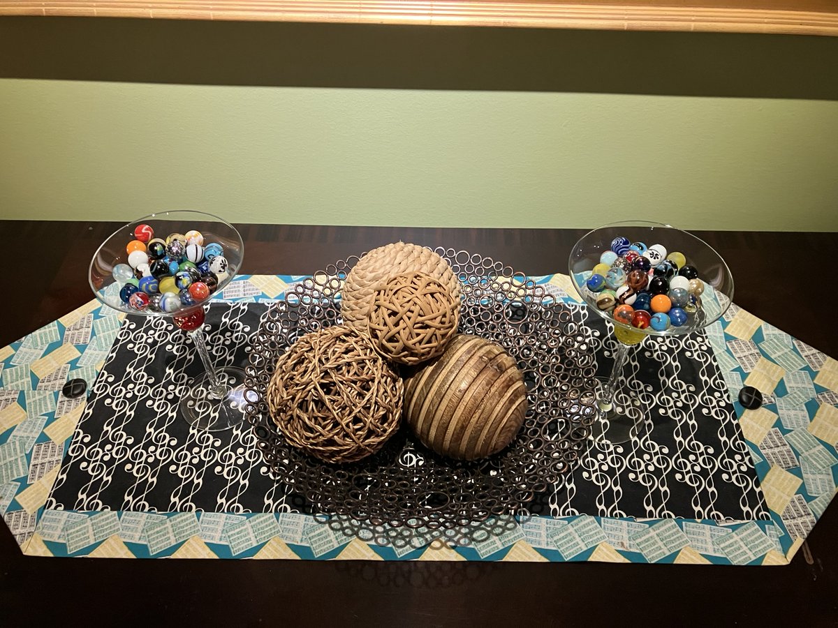 B NicROLLson tweet media