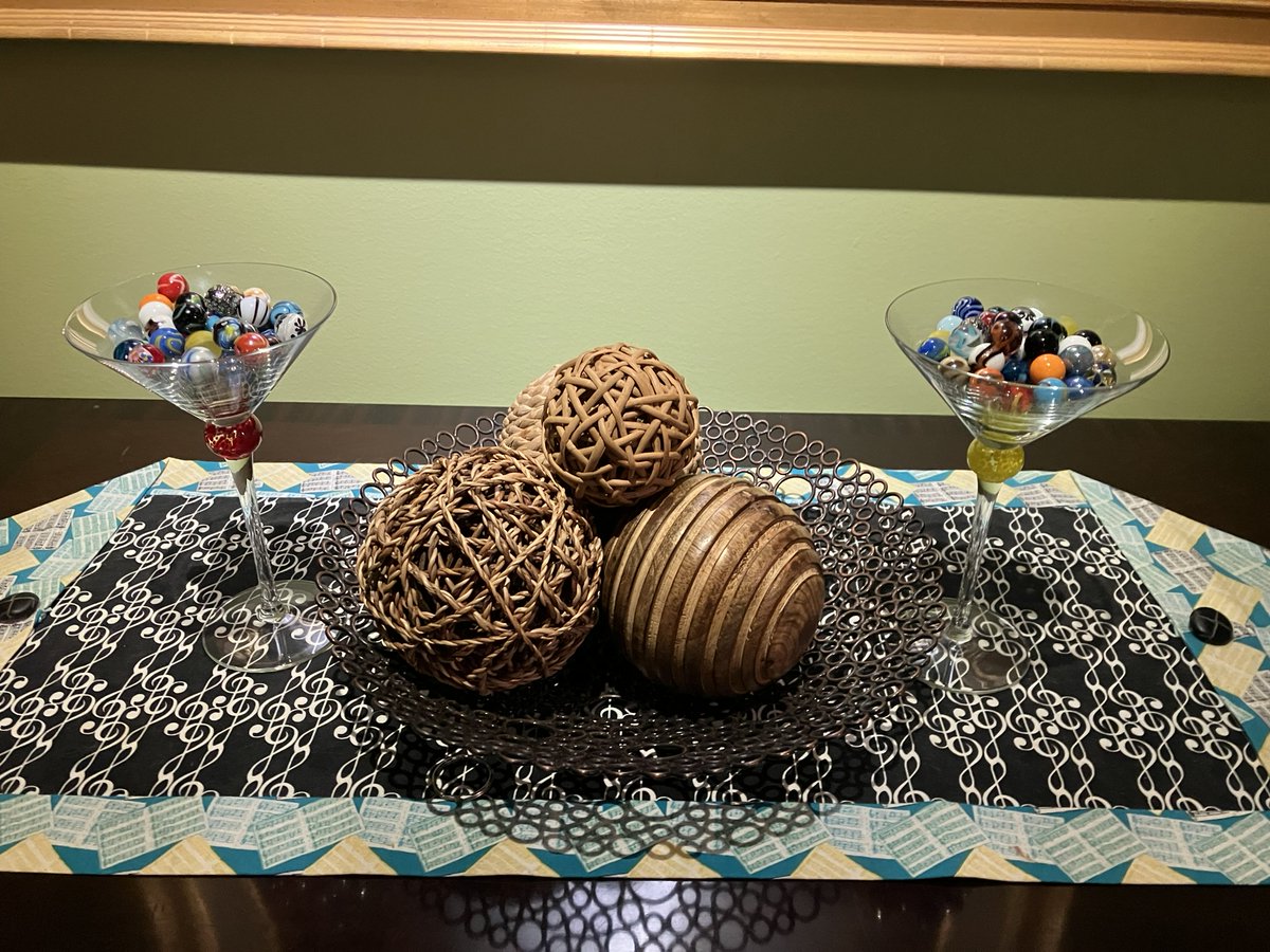 B NicROLLson tweet media