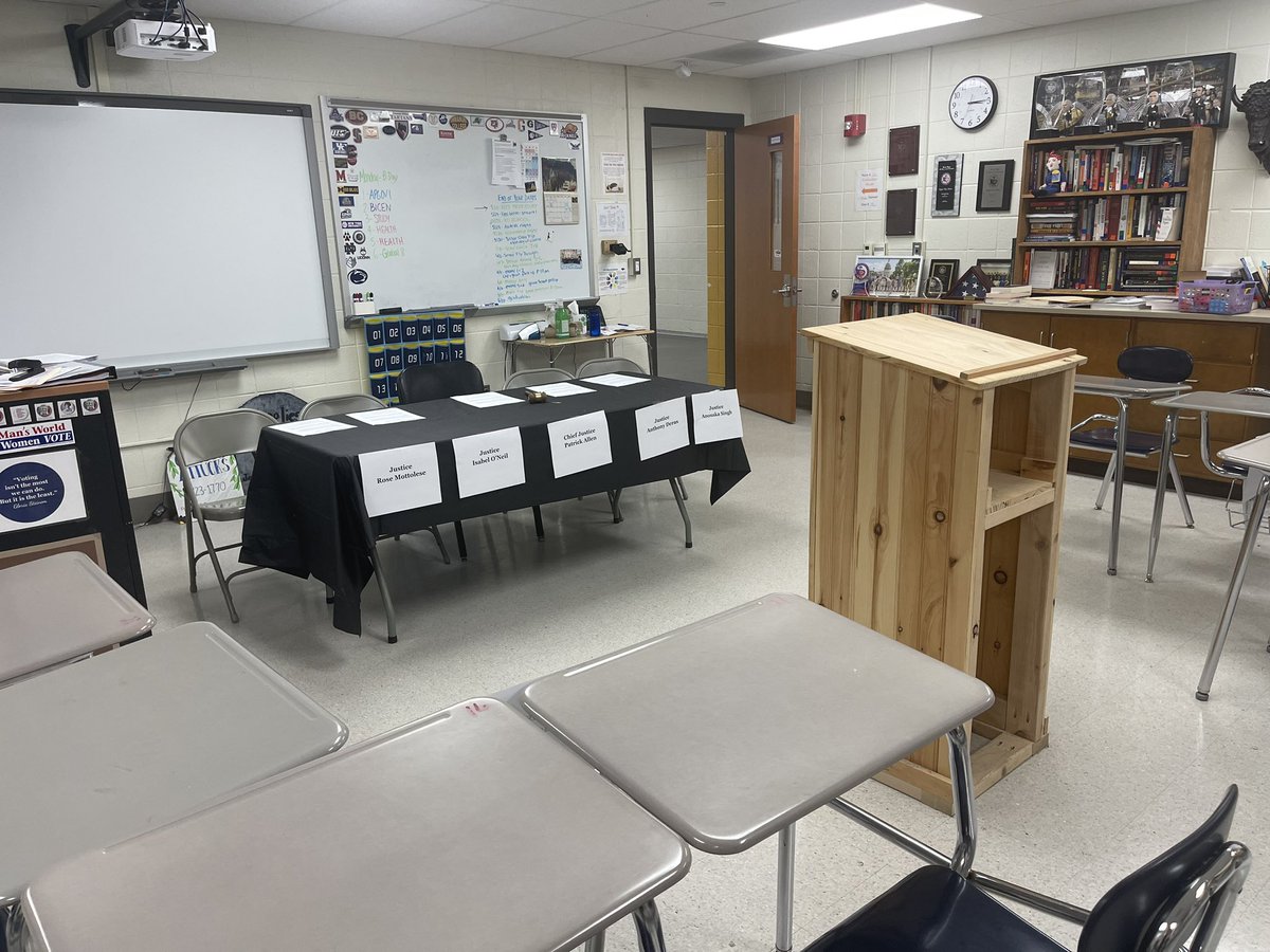 C14 is all set! Moot Court in the morning! Up first is the City of Grants Pass vs Johnson which involves homelessness and the eighth amendment. #apgov #bicenjustices