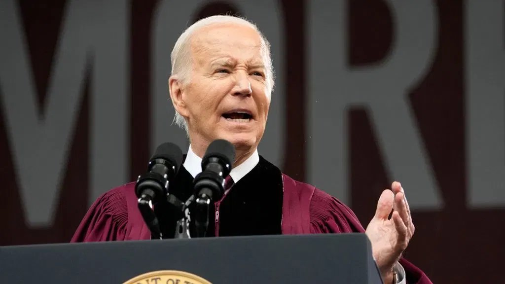 Biden warns of 'extremists' and 'poison of white supremacy' during Morehouse commencement bit.ly/44NNLg4