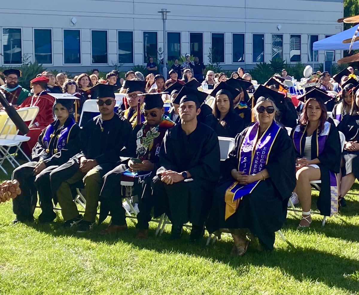 R_TomanengEdD's tweet photo. La Raza Commencement 2024 @SJCityCollege Felicidades to our Latinx Graduates!!! 🎓🎓🎉🎉💜💜 TY to Latinx Educational Association for another beautiful celebration honoring the Class of 2024! #sisepuede #latinxstudentsuccess @CalCommColleges @OfficialSJECCD @ccleague @HACUNews https://t.co/EDQSkKV4dq