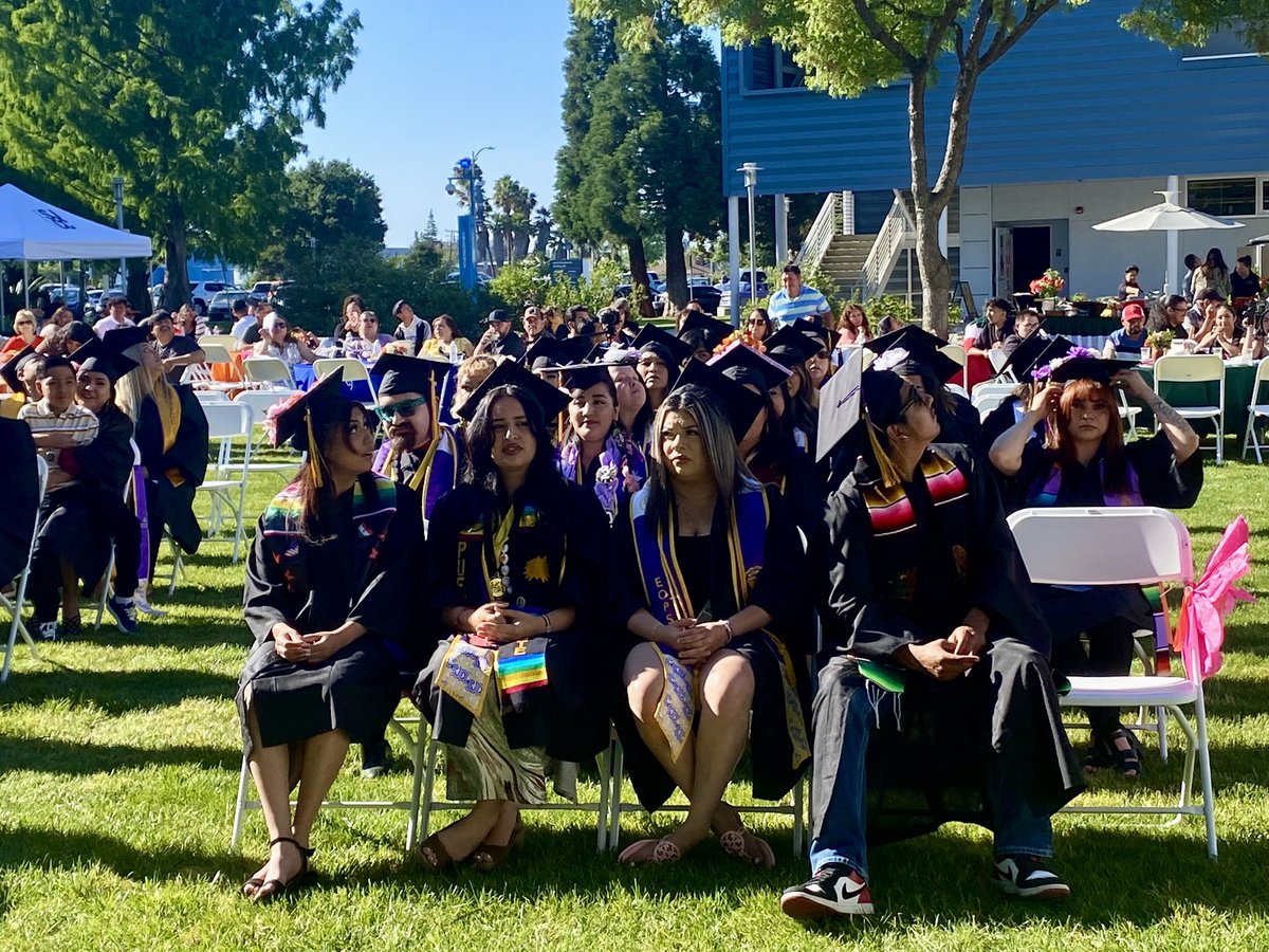 R_TomanengEdD's tweet photo. La Raza Commencement 2024 @SJCityCollege Felicidades to our Latinx Graduates!!! 🎓🎓🎉🎉💜💜 TY to Latinx Educational Association for another beautiful celebration honoring the Class of 2024! #sisepuede #latinxstudentsuccess @CalCommColleges @OfficialSJECCD @ccleague @HACUNews https://t.co/EDQSkKV4dq