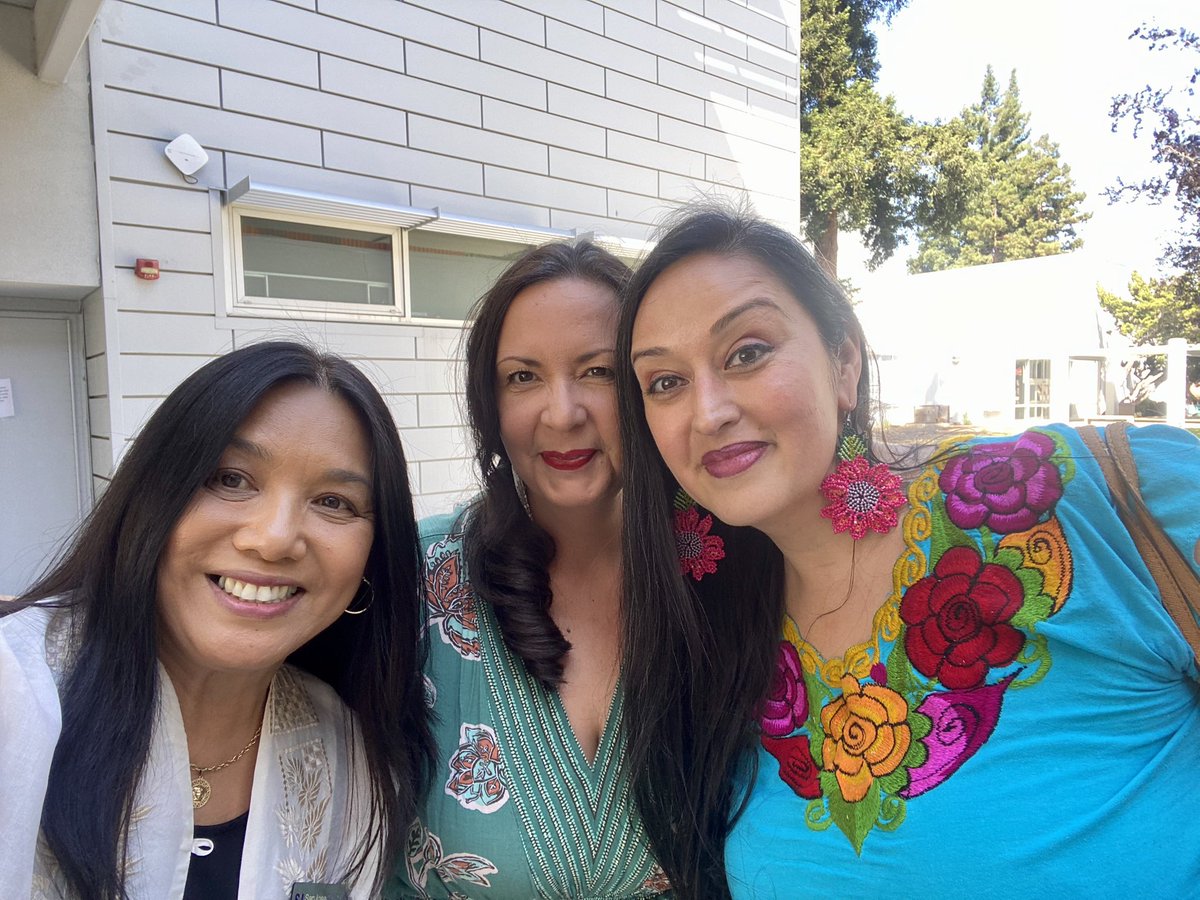 R_TomanengEdD's tweet photo. La Raza Commencement 2024 @SJCityCollege Felicidades to our Latinx Graduates!!! 🎓🎓🎉🎉💜💜 TY to Latinx Educational Association for another beautiful celebration honoring the Class of 2024! #sisepuede #latinxstudentsuccess @CalCommColleges @OfficialSJECCD @ccleague @HACUNews https://t.co/EDQSkKV4dq