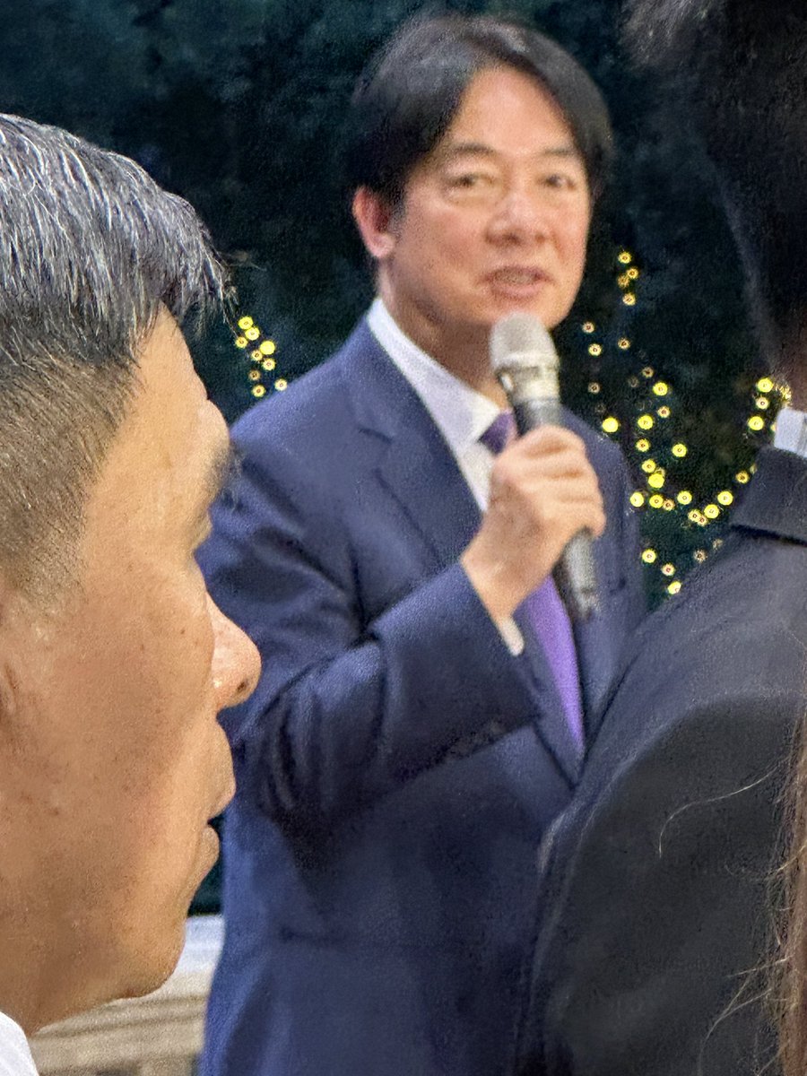 日曜日の夜に台北迎賓館で行われた外務大臣主催のレセプションでは、石垣市の中山義隆市長を始め、尊敬する西川京子先生やロバート・エルドリッヂ先生にもお会いすることが出来ました。世界中から約500名の方々が集まり、大変熱気のある会となりました。