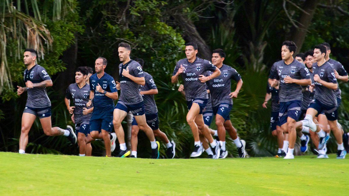 Los @Rayados regresarán al trabajo el próximo 10 de junio. Su pretemporada será en Quintana Roo del 17 al 23 de junio. Hoy el equipo rompió filas.