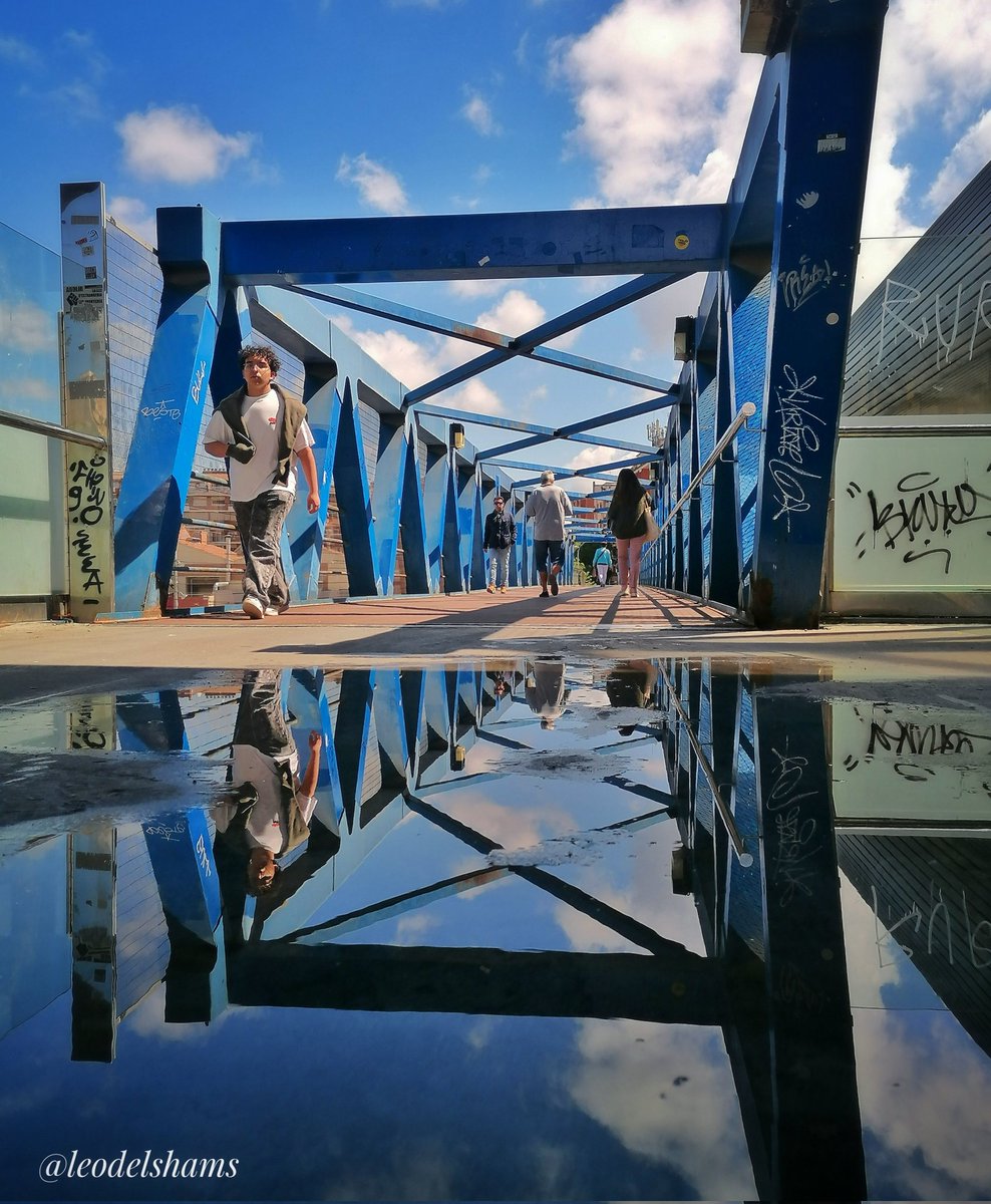 #Lleida. Després de la pluja queden els tolls. Pasarela-la dels Ferroviaris. #comparteixLleida. #lleidatestimo. #testimolleida. #paerialleida. #turismedelleida. #aralleida. #arquitectura. #architecture. #edificis. #bridgeofworld. #total_lleida. #imatges_Lleida.#imatgesde_lleida.