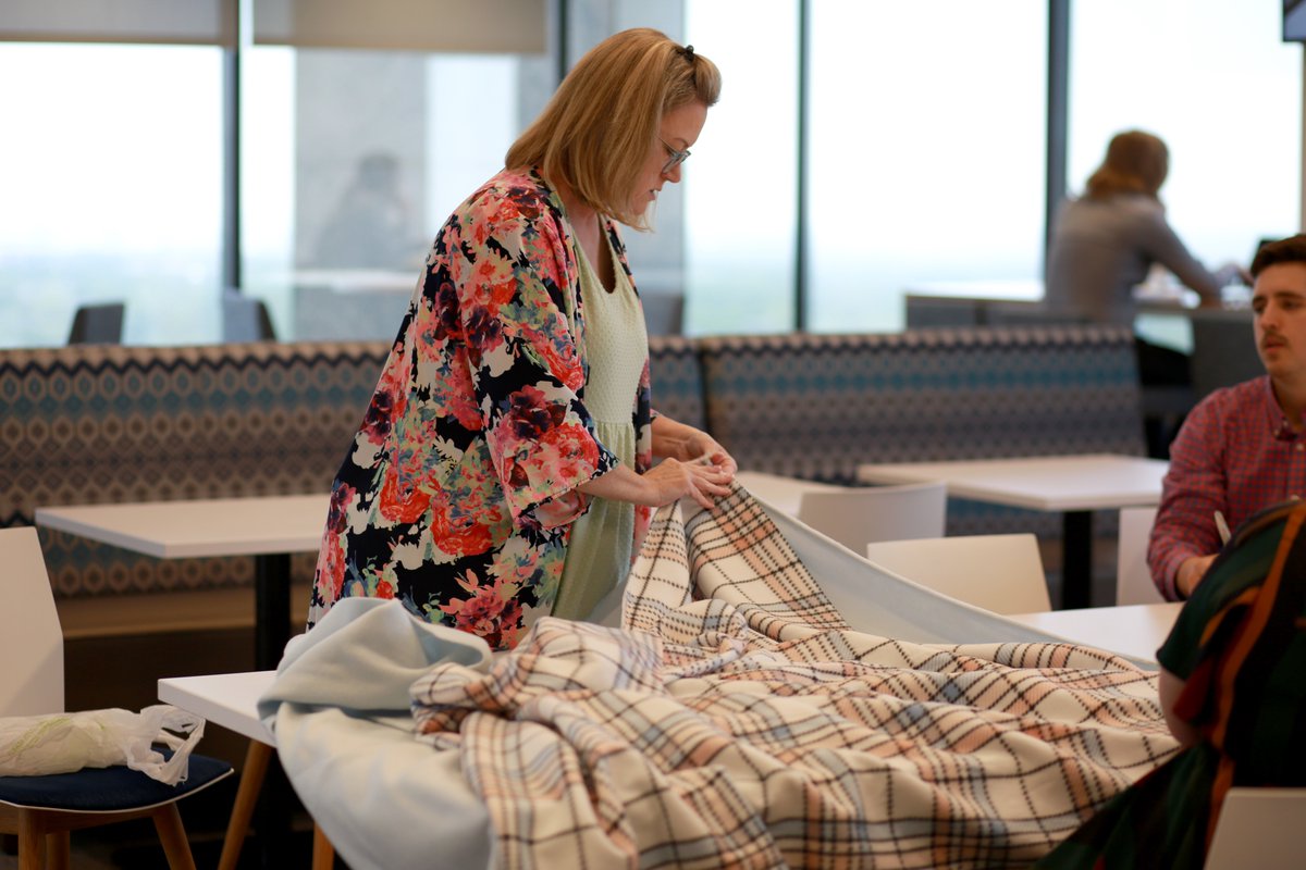 GuideStone's tweet photo. GuideStone Gives in action! Our team recently came together to serve our community and visit @MissionDignity recipients. We are proud to bring joy and support to those in need.
#GuideStoneGives https://t.co/6KyeggI1Ym
