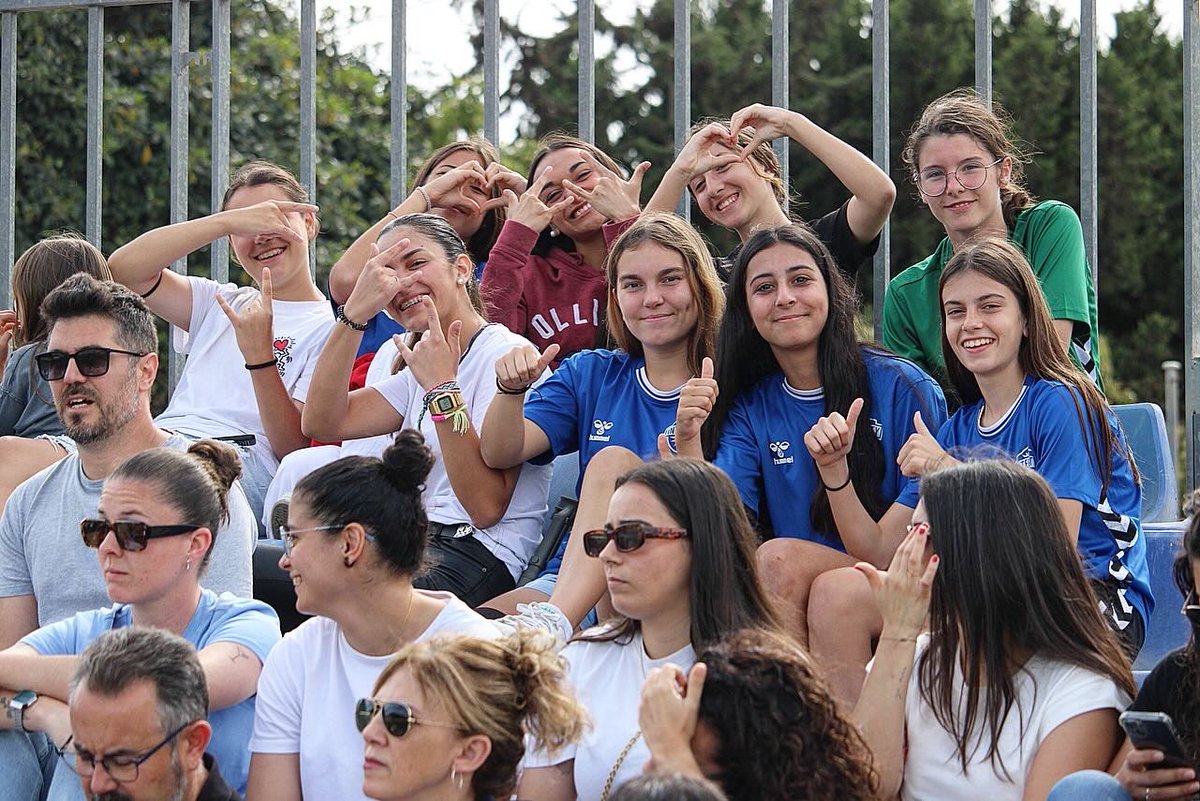 🤩 Gracias a nuestra afición, familia y jugadoras de la base por apoyarnos en un partido tan importante 

💪🏻 Llegamos a la última jornada con opciones de ascender gracias a vosotr@s

🖤 ¡𝐆𝐫𝐚𝐜𝐢𝐚𝐬 𝐩𝐨𝐫 𝐬𝐞𝐫 𝐧𝐮𝐞𝐬𝐭𝐫𝐚 𝐟𝐮𝐞𝐫𝐳𝐚!