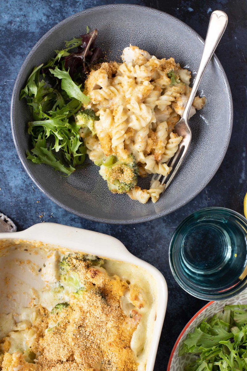 An easy and cheesy chicken and broccoli pasta bake with a crispy breadcrumb topping. Perfect for busy weeknights, I guarantee the whole family will love this hearty and filling pasta bake recipe!

Get the recipe =>  bit.ly/2FPciKA