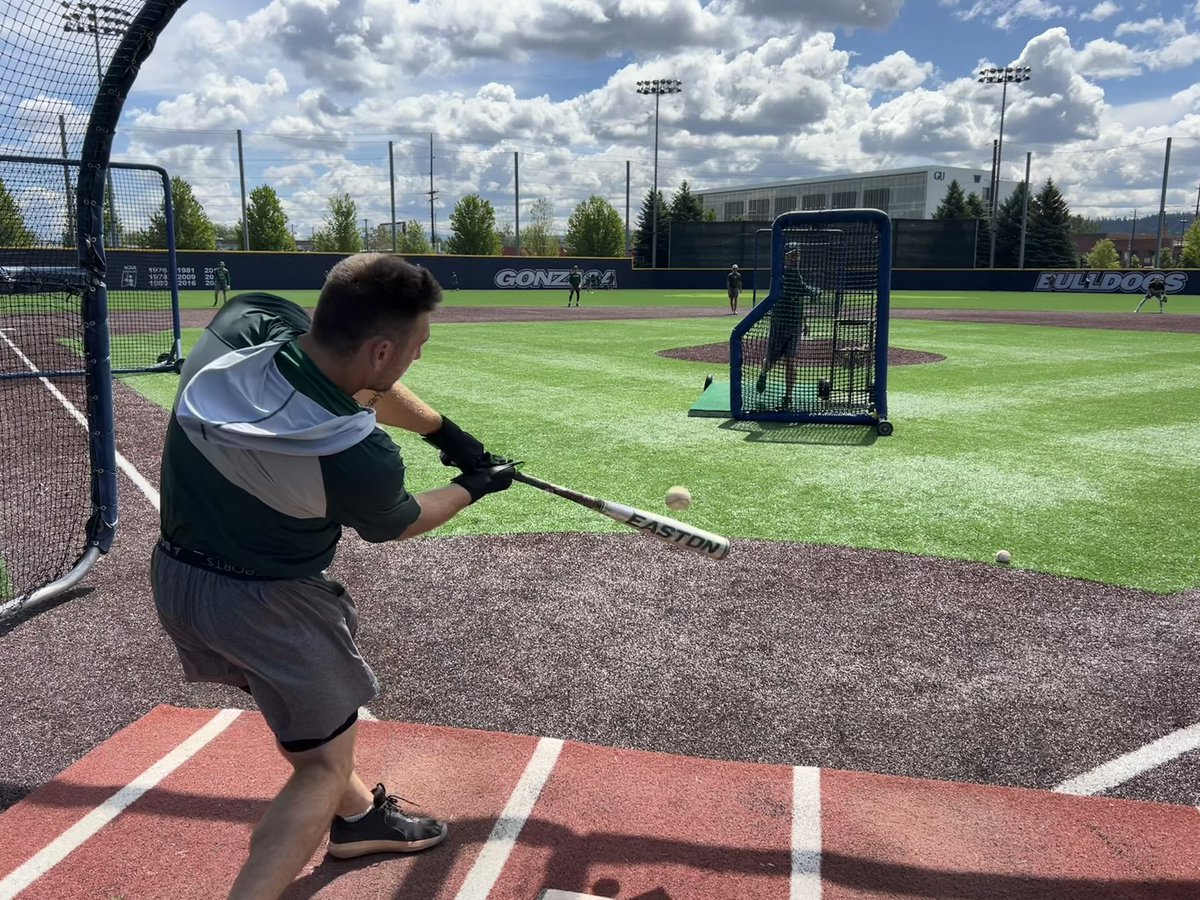 Welcome to the PNW for the Gang!

HUGE S/O to <a href="/Harmon26/">Brandon Harmon</a> &amp; the <a href="/ZagBaseball/">Gonzaga Baseball</a> crew for always allowing us to get our first workout on their field!

Off to Lewiston…

#GrizGangGGC <a href="/NAIABall/">NAIA Ball</a>