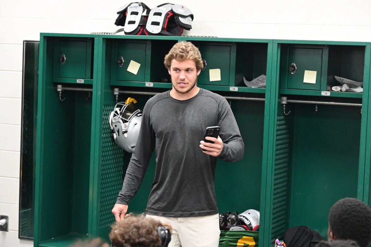 MBSeahawks_FB's tweet photo. Excited to continue our Character and Leadership Development series with @LukeDoty9 ! ๐ An MBHS alum and 2018 state champ, Luke now plays for @GamecockFB . โPractice execution, game day realityโ ๐๐ #Leadership #MBHSAlumni #TheBeach https://t.co/K7czlJzFbi