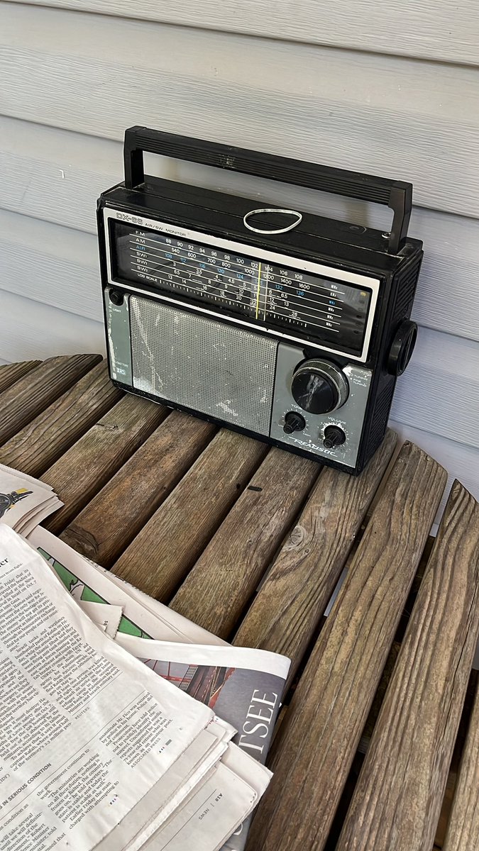 Baseball on a warm Victoria Day is just better outside on the back deck with a cold one and the game on the radio. It just is. Thank you @BlueJays and @Sportsnet @AM980News for keeping it going.