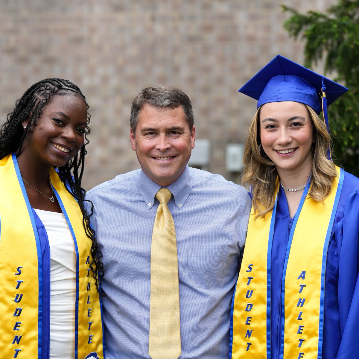 Congratulations to the class of 2️⃣0️⃣2️⃣4️⃣ !! 💛💙

We are so proud of you, Sarah and Yagmur!!🌟🎓

#PrideOfLI #gopride🦁