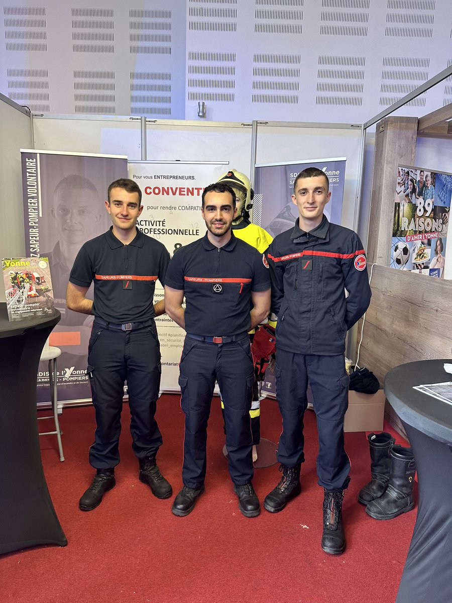 SDIS_89's tweet photo. 🚒 Clap de fin pour la 94ème édition de la Foire d’Auxerre à @auxerrexpo.

👉🏻 Vous avez l’envie, un peu de temps à consacrer pour les autres &amp; le mot « #Engagement » résonne en vous ? 

👩🏻‍🚒 Rejoignez-nous en tant que #SPV ! Passez le cap : mission-volontariat@sdis89.fr https://t.co/yrswPWtjzP