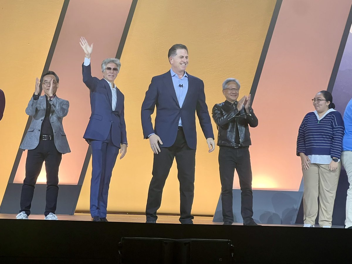 Epic moment to see these CEOs bring what’s next to life.  @DellTechWorld 
@nvidia @ServiceNow
