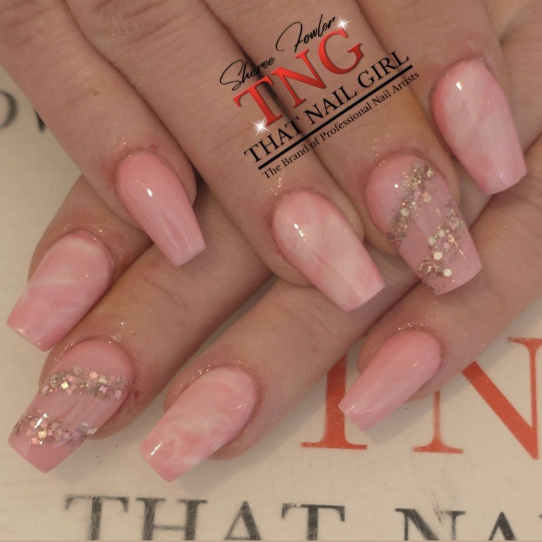 Pretty in pink 💗 for Emma
Products from:
💗 @purenailsuk 
💗 @tngthatnailgirl 
#thatnailgirlsheree #shereethatnailgirl #nailsindoncaster #doncastercity #doncasternails #doncasterisgreat #doncasterbusiness #doncasternailtech #doncastersalon #doncaster #acrylicnails #sculptednails