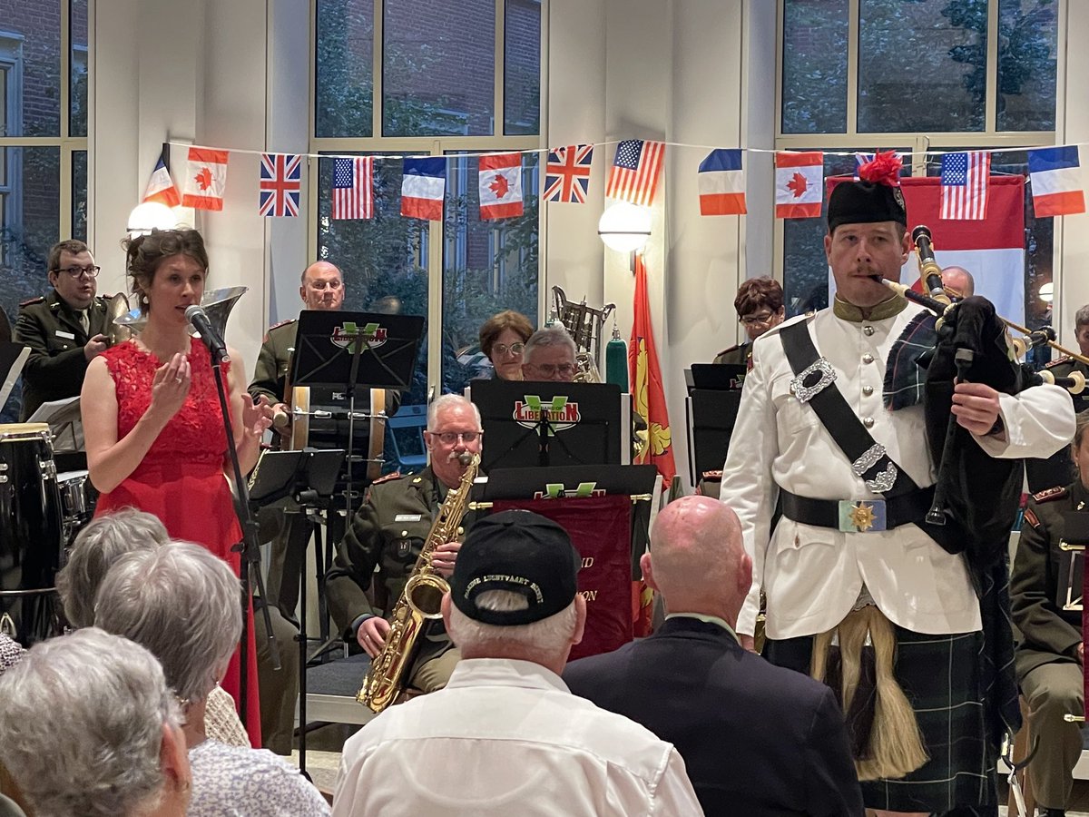 D-DAY 80 

Last night I was a guest soloist at a concert in Leiden’s City Hall to raise funds for the Band of Liberation’s tour in Normandy. I spoke about the role of music in remembrance: how it has the capacity to help people confront pain and heal.
