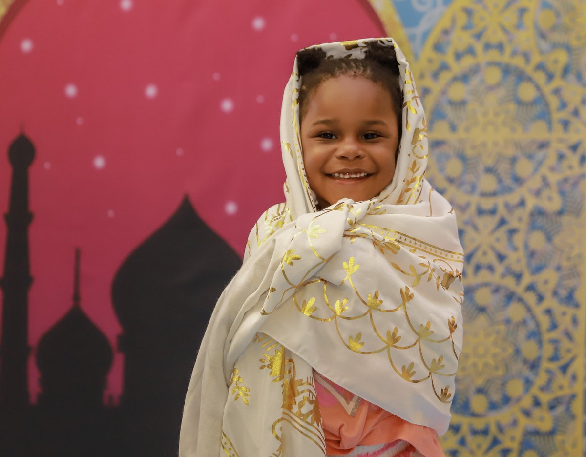 Celebrating Asian American and Pacific Islander Heritage Month with the Arabian Peninsula. Students explored  Arab literature, tried traditional costumes - the Hijab and Keffiyeh, and enjoyed a variety of traditional food.

#BaerStrong #BCPSS @BaltCitySchools

@SwintonBuck