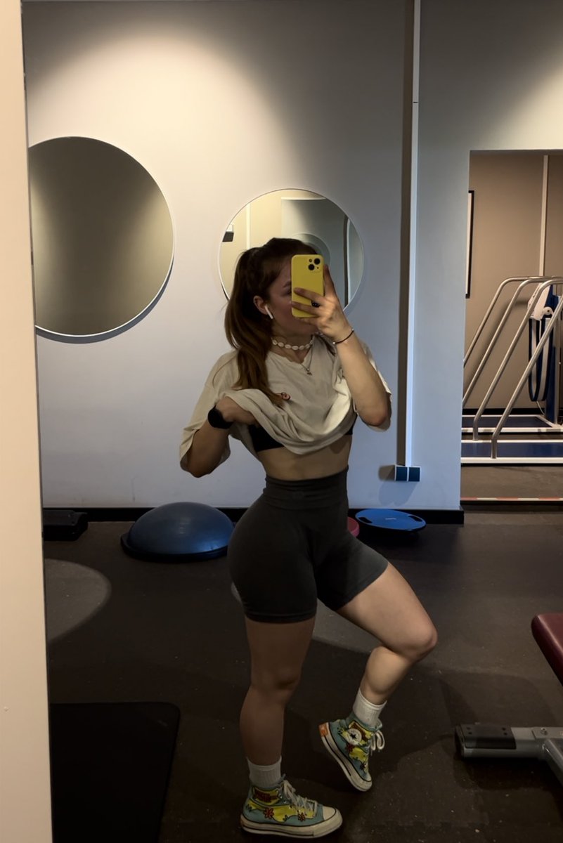 Nini tweet media
