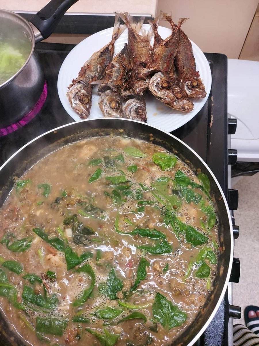 po_zitive's tweet photo. Kahit ito lang please okey na ako. 

Munggo at pritong galunggong 😋🫶 https://t.co/gDUgBtBXLw