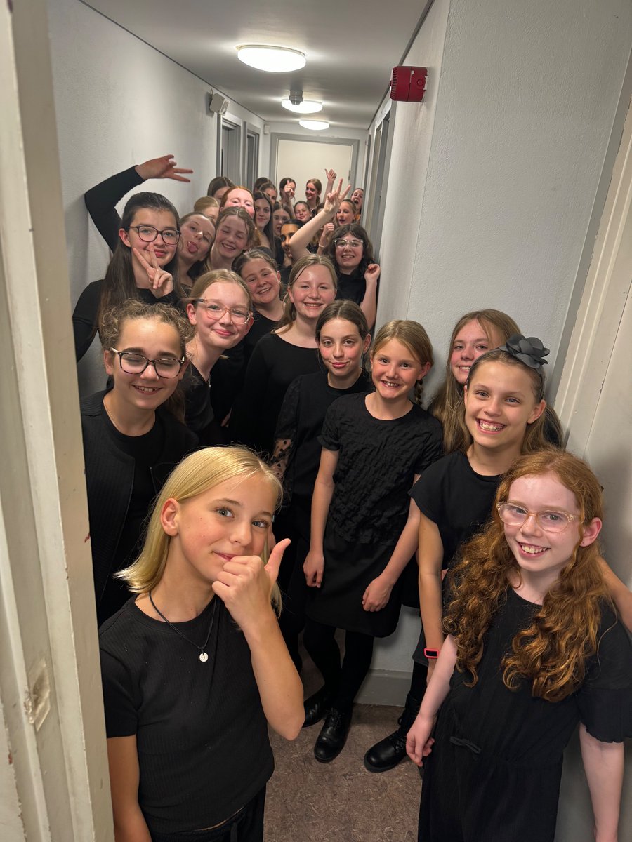 Ready and waiting to go on stage as part of the Newbury Spring Festival @NewburyFestival #choir @StGabrielsNews @HeadStGabriels @StGabrielsMusic