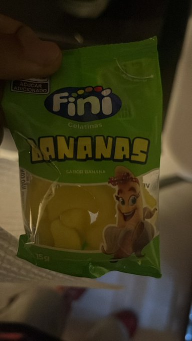 alguem qr banana ai? 😩 https://t.co/qBUfoITC5d