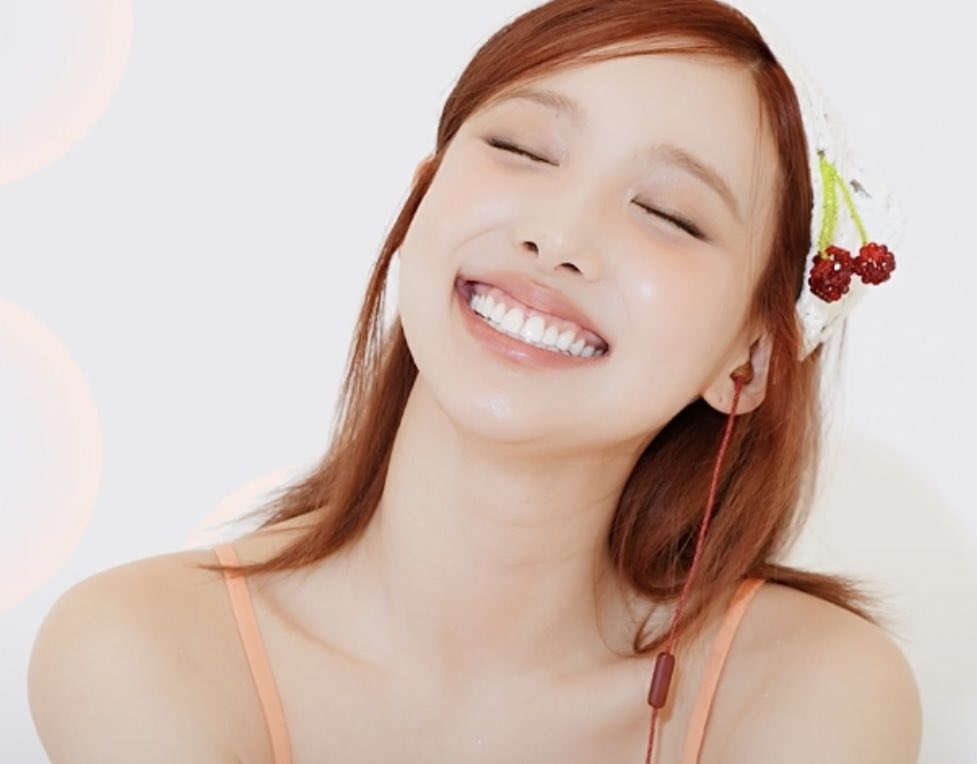 imnayeonarchive tweet picture