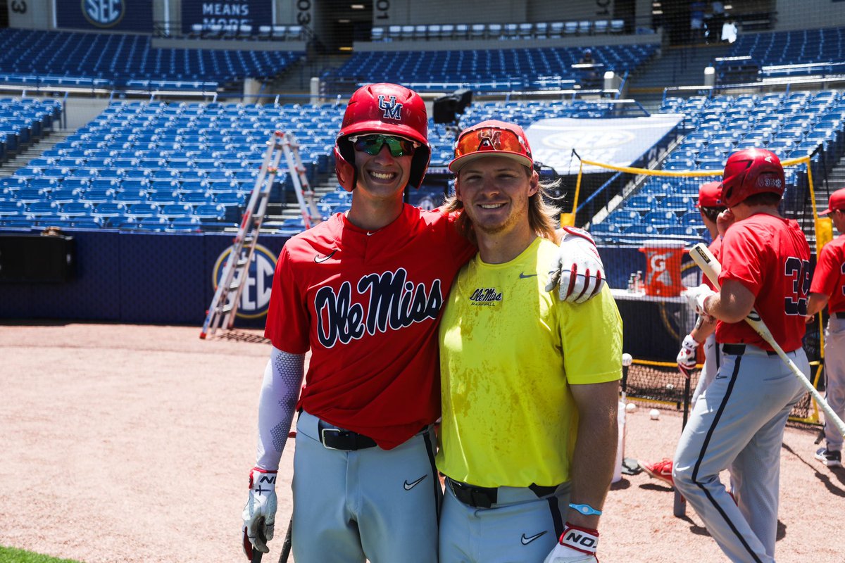 OleMissBSB's tweet photo. Rebs are here. 😤 https://t.co/11HQppvzKb