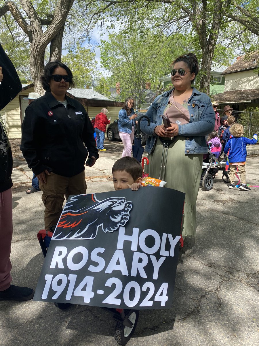 Thanks to all the families who came to walk in the Cathedral Arts Festival parade for Holy Rosary Community School. #familyengagement #farewell