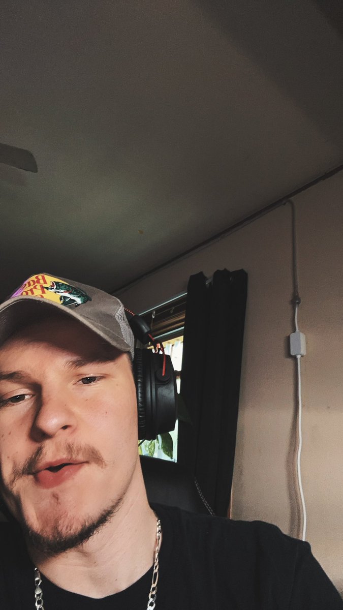 I’m live RIGHT NOW sucking booty cheeks on  #Fortnite ! #Gay #Lgbtq #Gaymer
