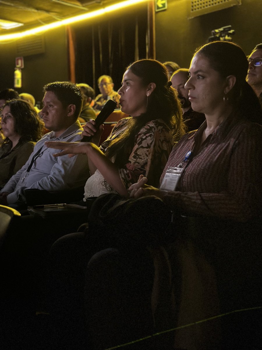 DialogosGuate's tweet photo. #InnovaciónPública
El viernes @annelisse_EV, coordinadora de #BlombosLab, nuestro laboratorio de innovación pública, dio una conferencia sobre los beneficios de implementar la innovación pública a personal de @Segeplan. 💡
Durante su ponencia, presentó distintos proyectos de otros países, y expuso algunas áreas de oportunidad en el gobierno para implementar la innovación pública como una forma de trabajo para mejorar los procesos y servicios en las entidades del Estado. Nos alegra compartir que alrededor de 100 funcionarixs asistieron al evento. 🥳