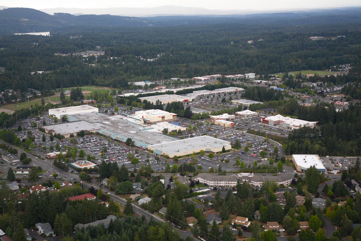 ✨ Throwback Alert! ✨ Kick off your week with a stunning aerial view of Capital Mall from 2007! 📸