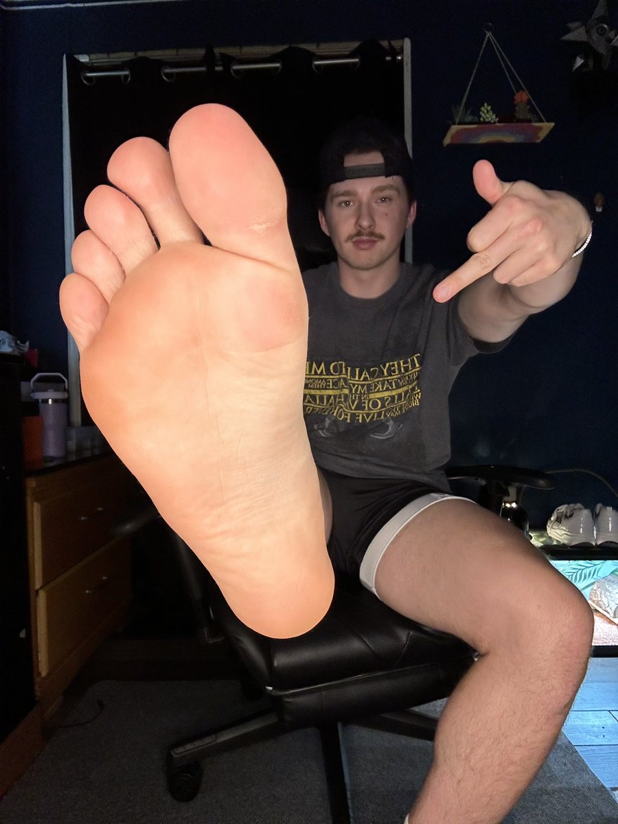 Bow down, submit and send to daddy 😈