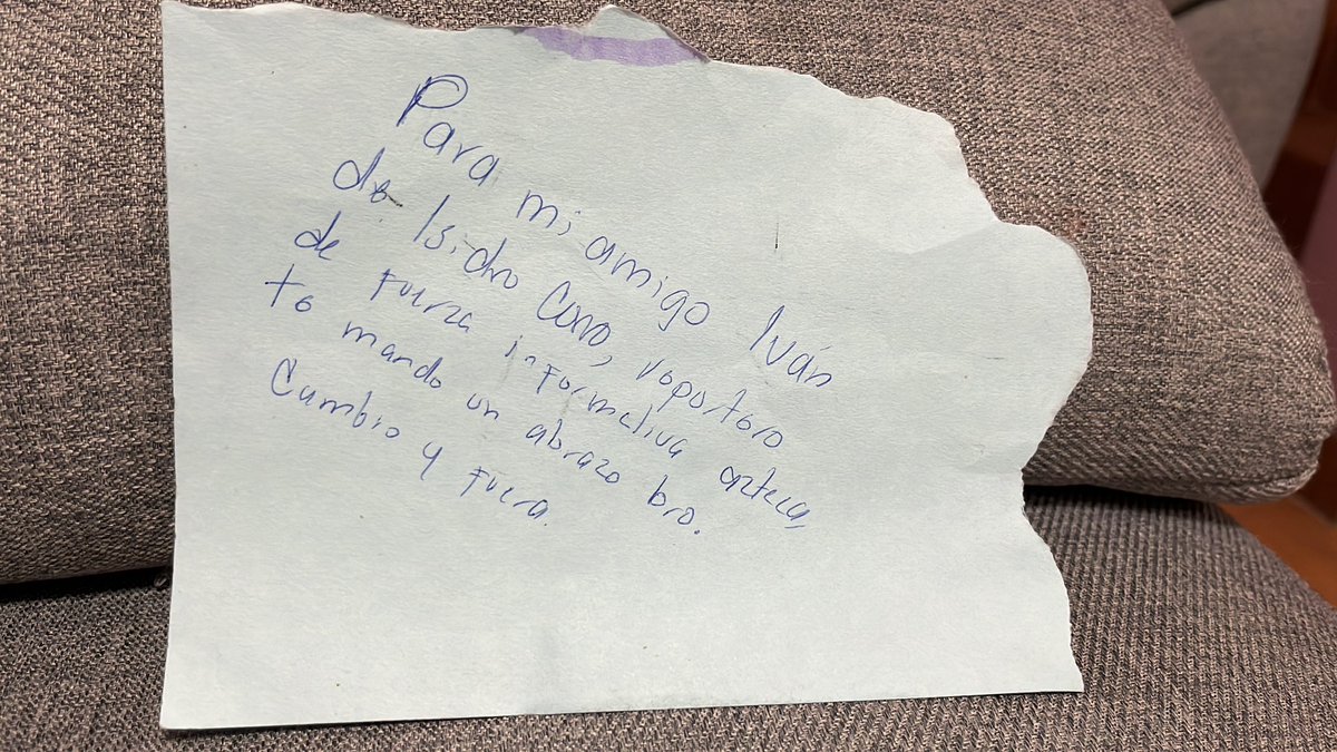 Toscoloco's tweet photo. Se logró!!! Gracias @isidrocorro me llegó el saludo!!! 😁👍 gracias amor @anaid_eunice https://t.co/AzGNlZDLEI